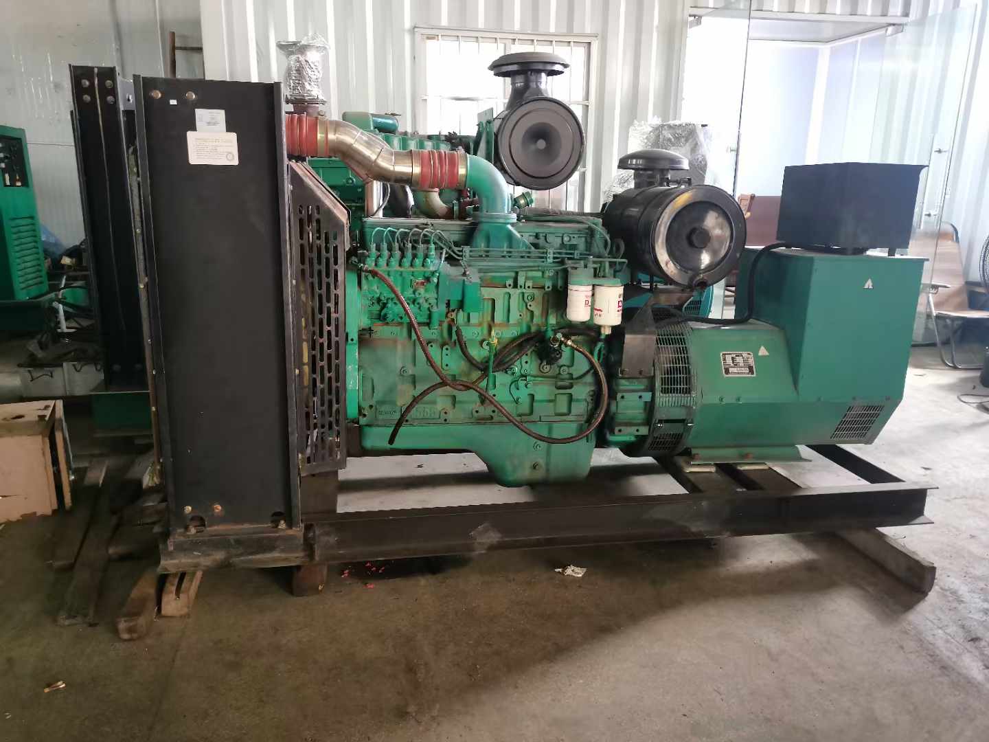 大荔发电机租赁如何确定电缆的承载电流是否在安全范围内？