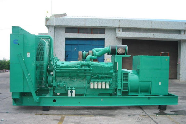 大荔工厂发电机应急发电时如何更准确地检查发电机状态？